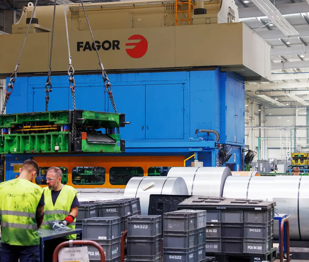 Galeria_Proceso_Estampacion-10_Rubi_Automotive