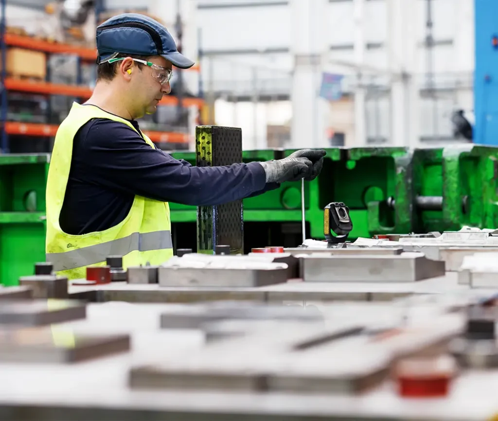 Galeria_Proceso_Estampacion-11_Rubi_Automotive