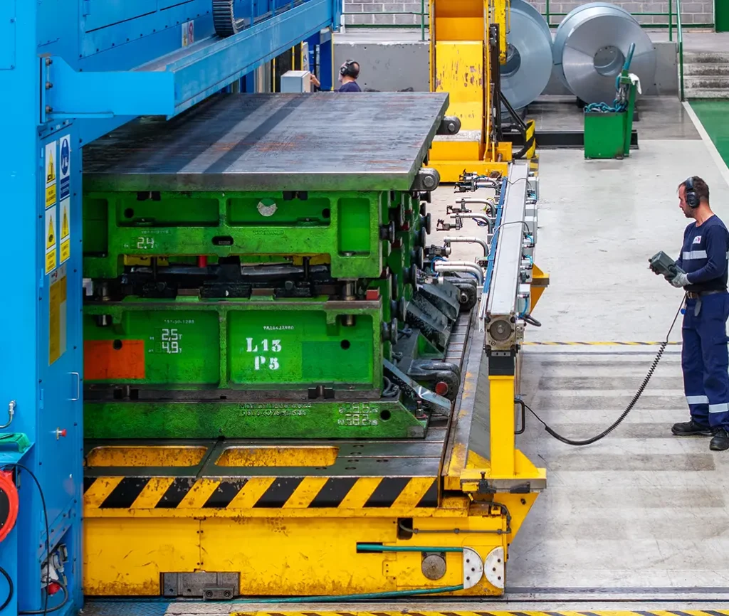 Galeria_Proceso_Estampacion-4_Rubi_Automotive